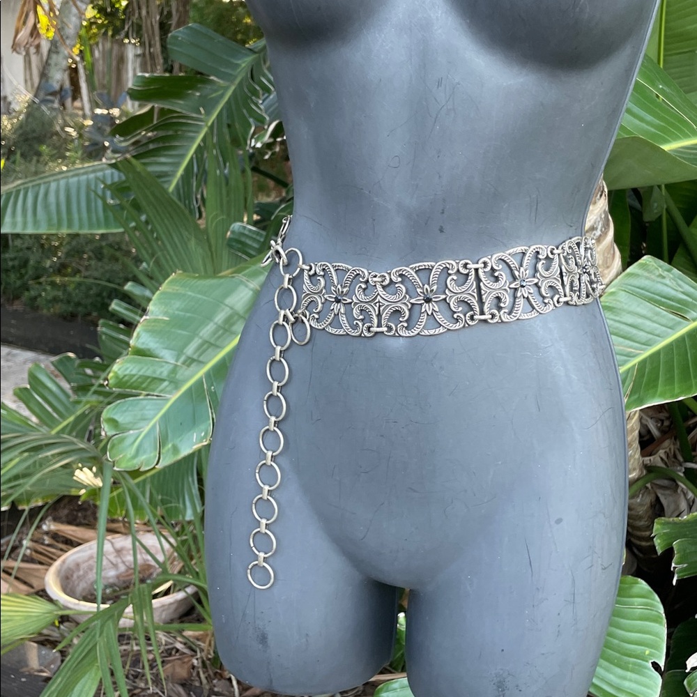 Ornate wide chain style belt. - Picture 3 of 7